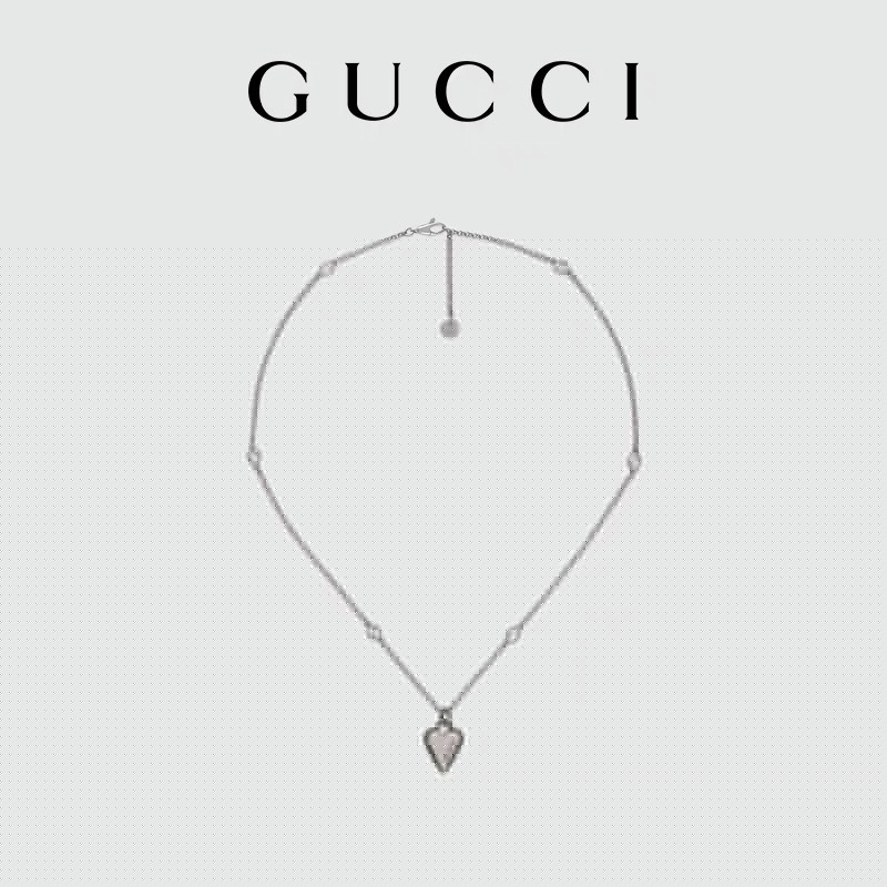 G*u*i necklaces